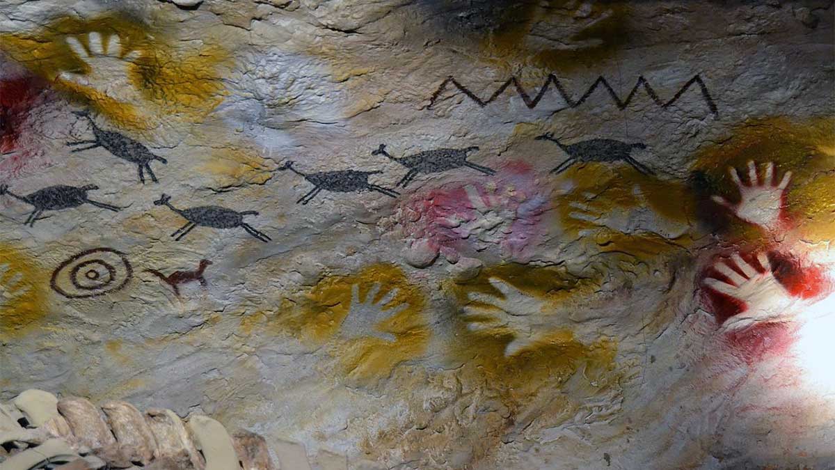 Rysunki naskalne w jaskini Cueva de las Manos