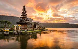 Bali - świątynia Pura Ulun Danu Bratan